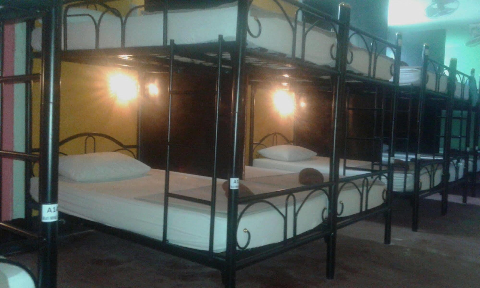 Baan Mook Anda Hostel Ко-Ланта Экстерьер фото