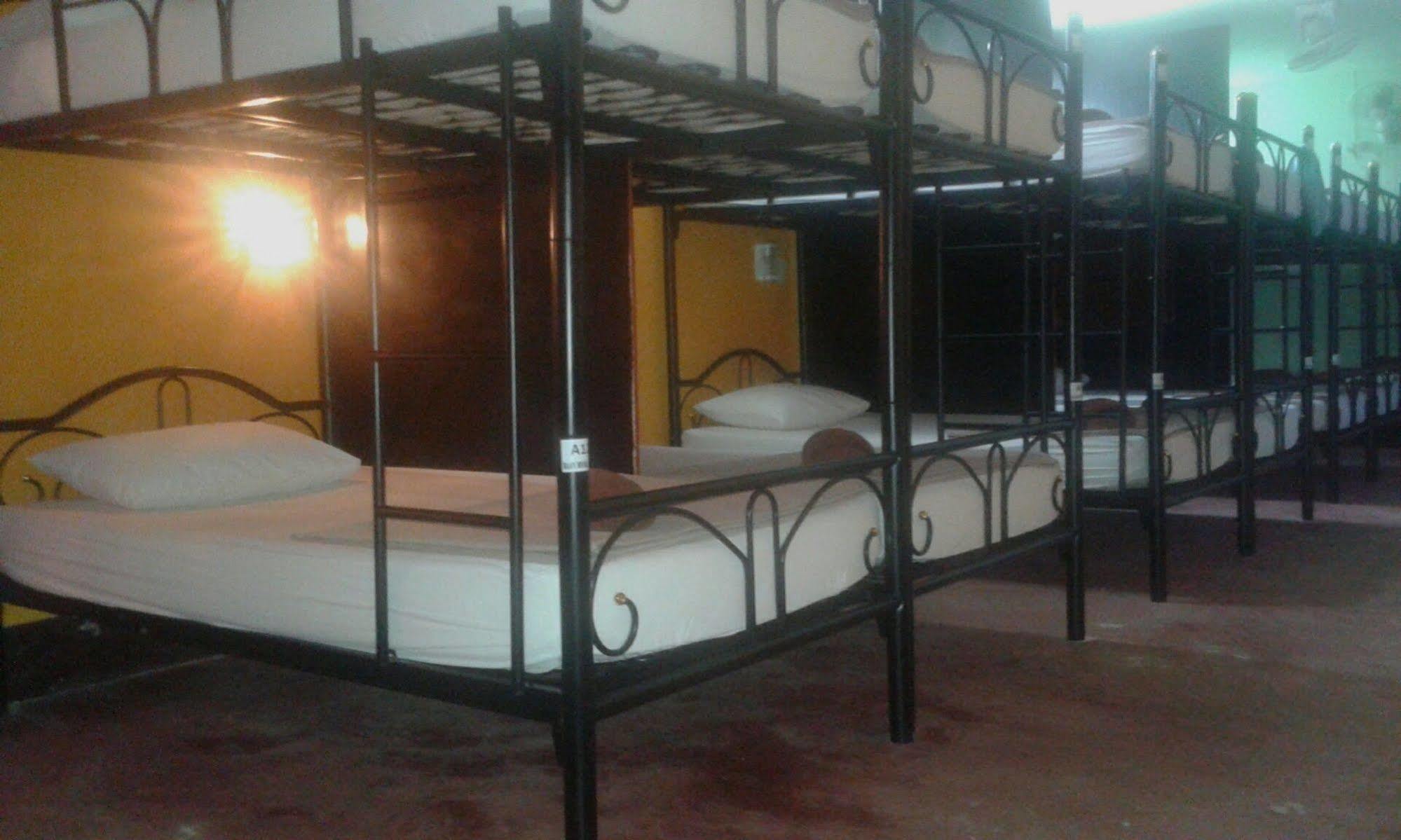 Baan Mook Anda Hostel Ко-Ланта Экстерьер фото